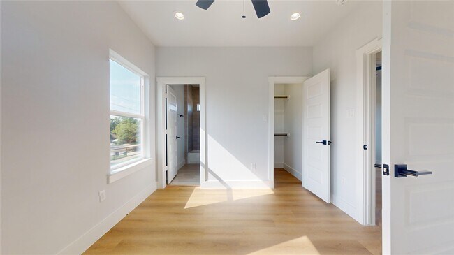 Building Photo - 12262 Kirkgard Dr