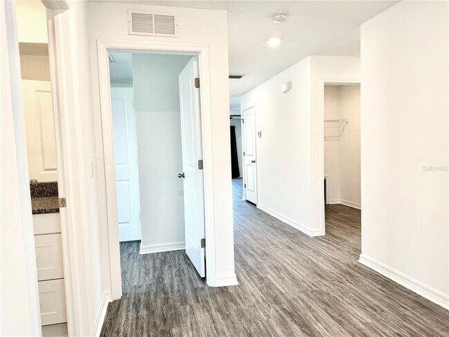 Building Photo - 4110 Targee Ave