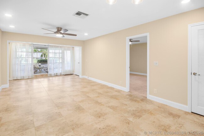 Building Photo - 1111 Mahogany Way