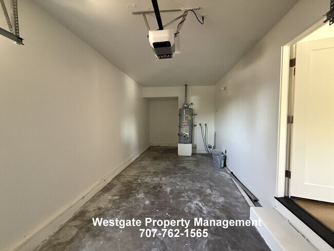 Building Photo - 1340 Ramona Ln