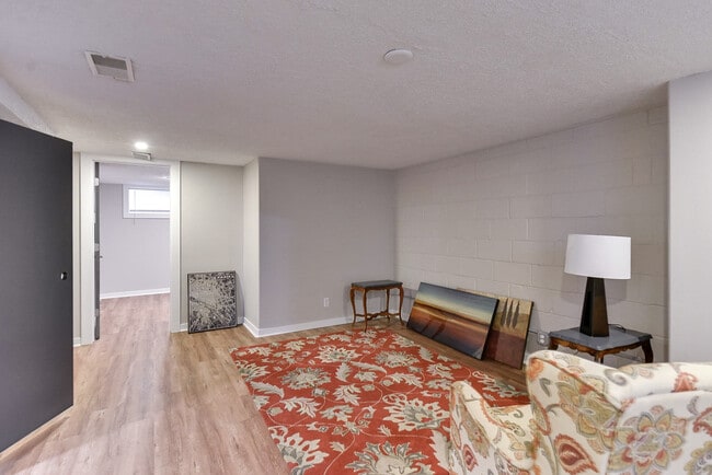 Building Photo - 2101 S 61st Ave