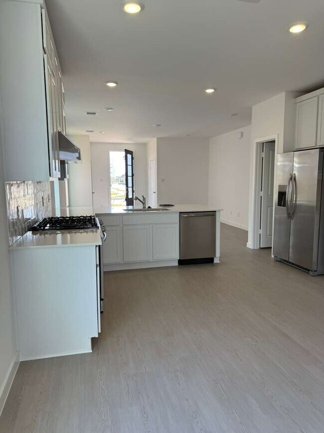 Building Photo - 27326 Sweetwater Bay Dr