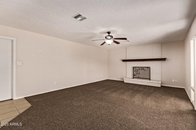 Building Photo - 2637 E Sierra St