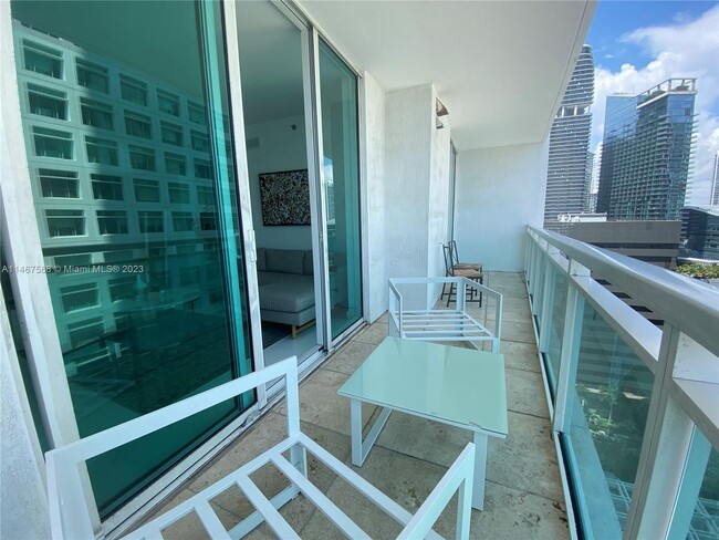 Building Photo - 950 Brickell Bay Dr