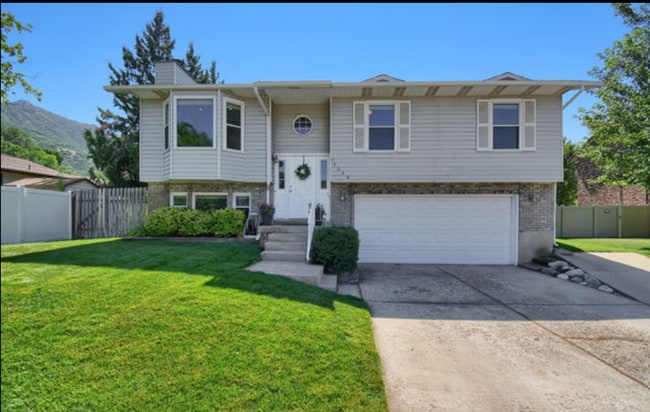 Building Photo - 5658 S Vlg Cir
