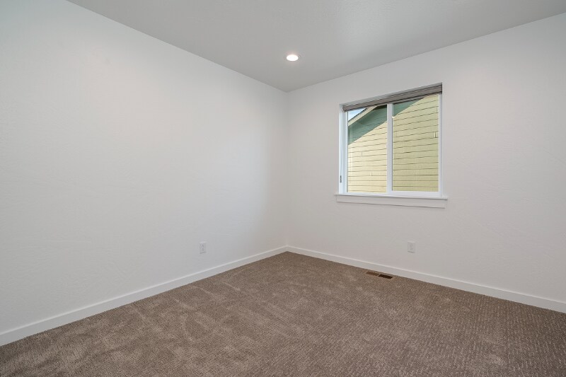 Building Photo - 124 W View Dr