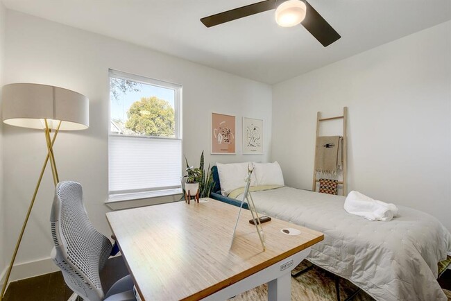 Building Photo - 2901 Glen Rae St