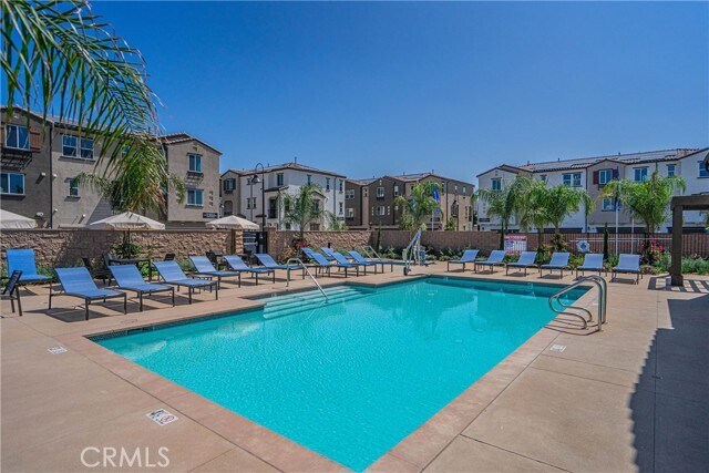 Building Photo - 2317 W Broadway