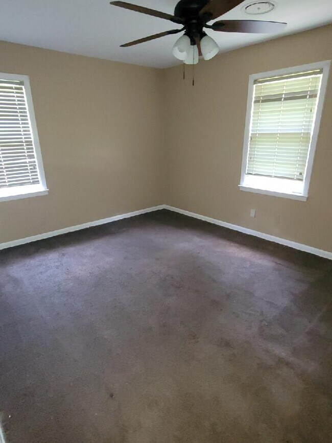 Building Photo - 1733 Carlyle Ave