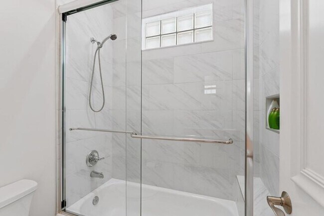 Building Photo - 128 Abondance Dr