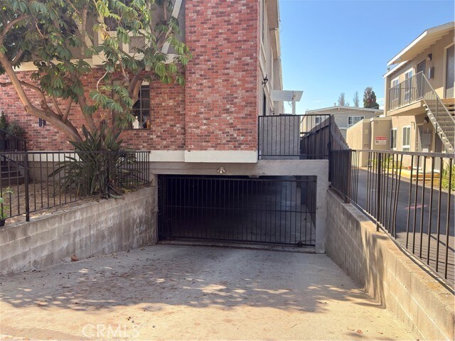 Building Photo - 2519 Kansas Ave