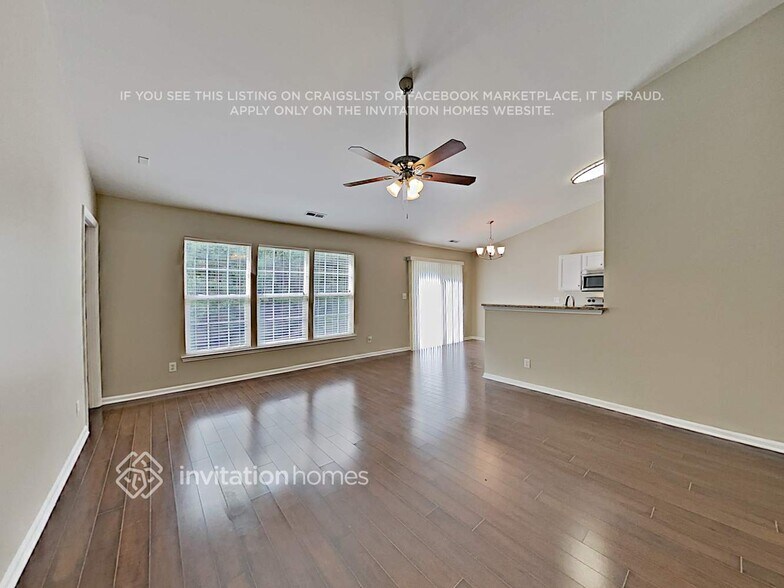 Building Photo - 3017 Secret Garden Ct