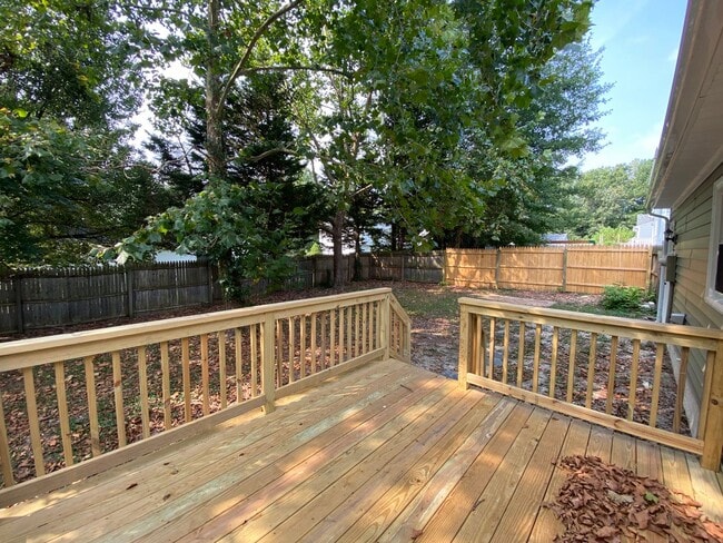 Building Photo - Updated 3 Bedroom 2 Bathroom Home in N. Ch...