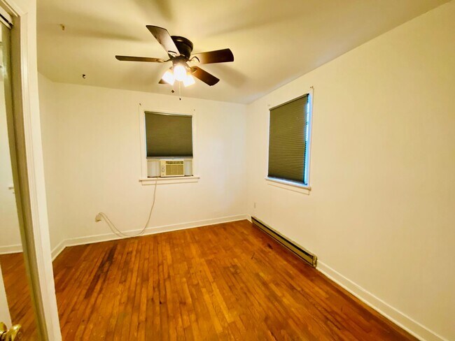 Building Photo - 4913 Monument Ave
