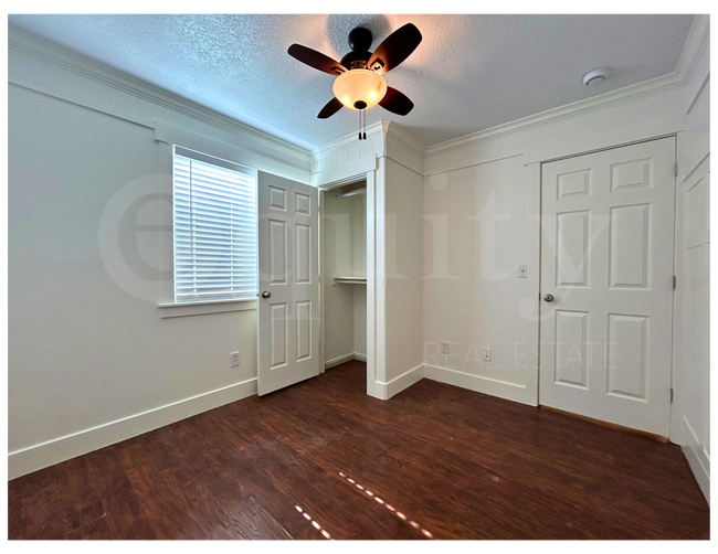 Building Photo - 8045 N Plum Creek Dr