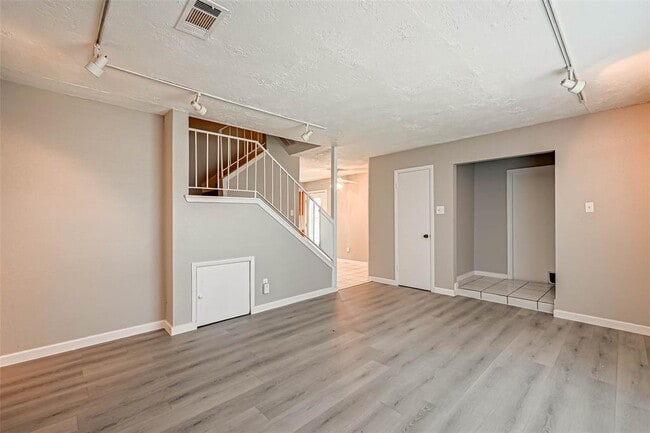 Building Photo - 17103 Blackhawk Blvd