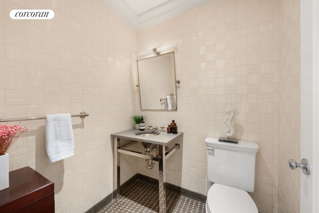 Building Photo - 27 W 72nd St