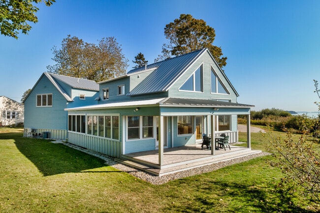 Building Photo - 1 Shoreline Dr