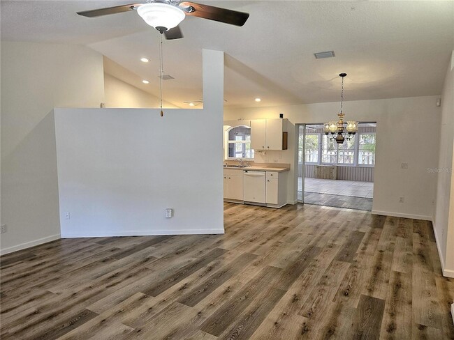 Building Photo - 1088 Panda Rd