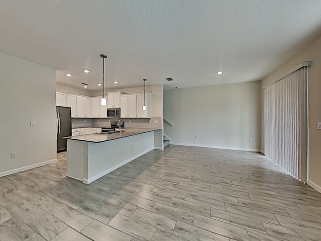 Building Photo - 9372 Tecumseh Dr