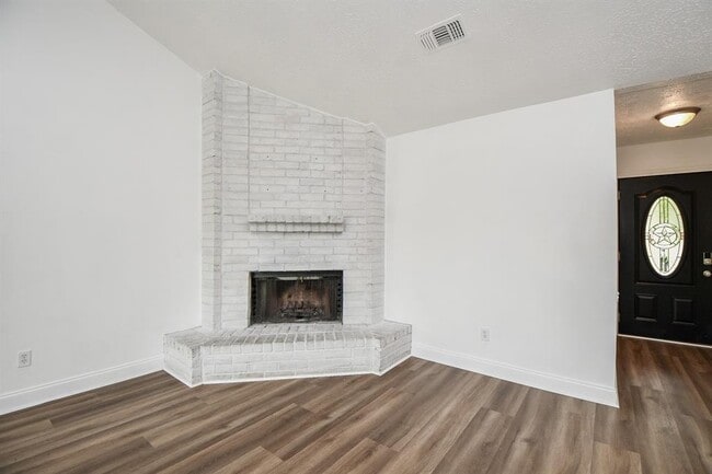 Building Photo - 6622 Kearney Dr