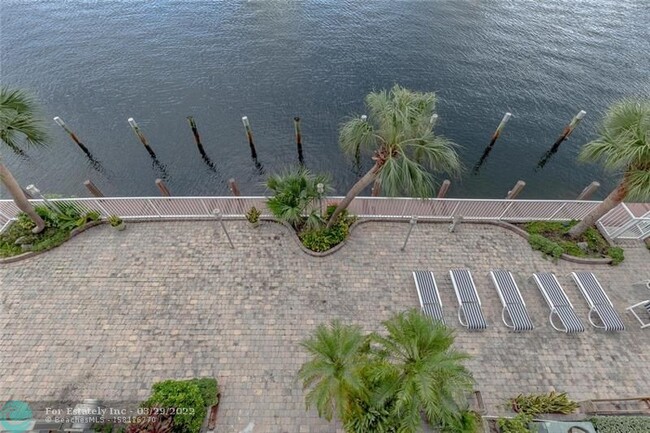 Building Photo - 121 Golden Isles Dr
