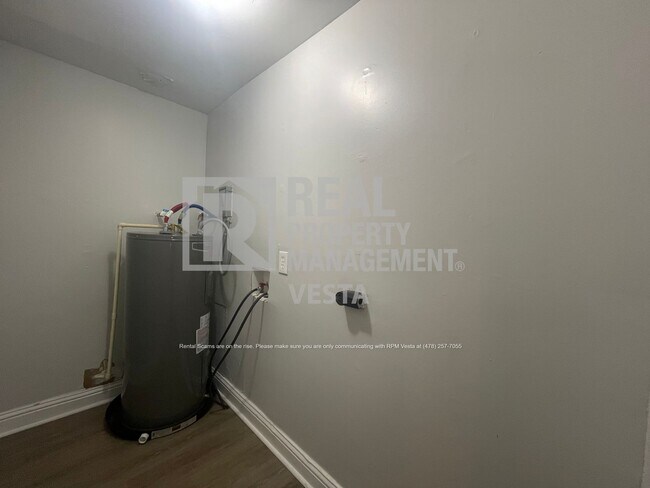 Building Photo - 5624 Swymer Dr