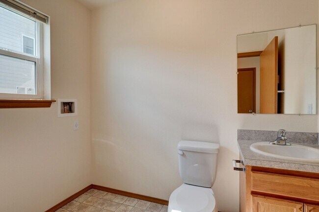 Building Photo - 1245-1431 NW Falls Creek Lp