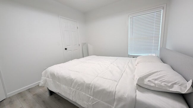 Building Photo - 150 Nightingale Ave