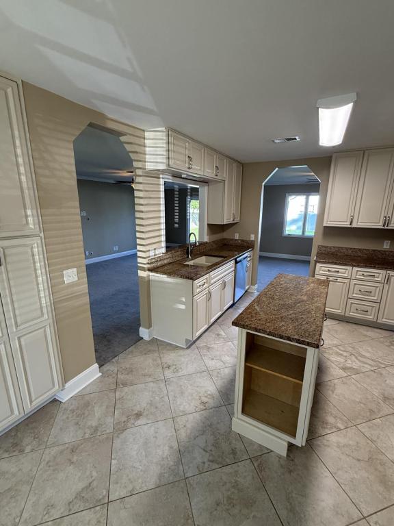 Building Photo - 524 Plantation Dr