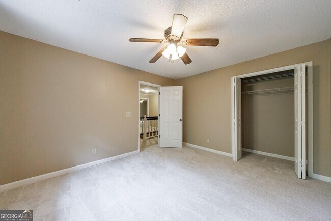 Building Photo - 10565 Shallowford Rd