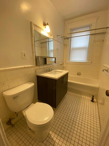 Building Photo - 80 Winchester St