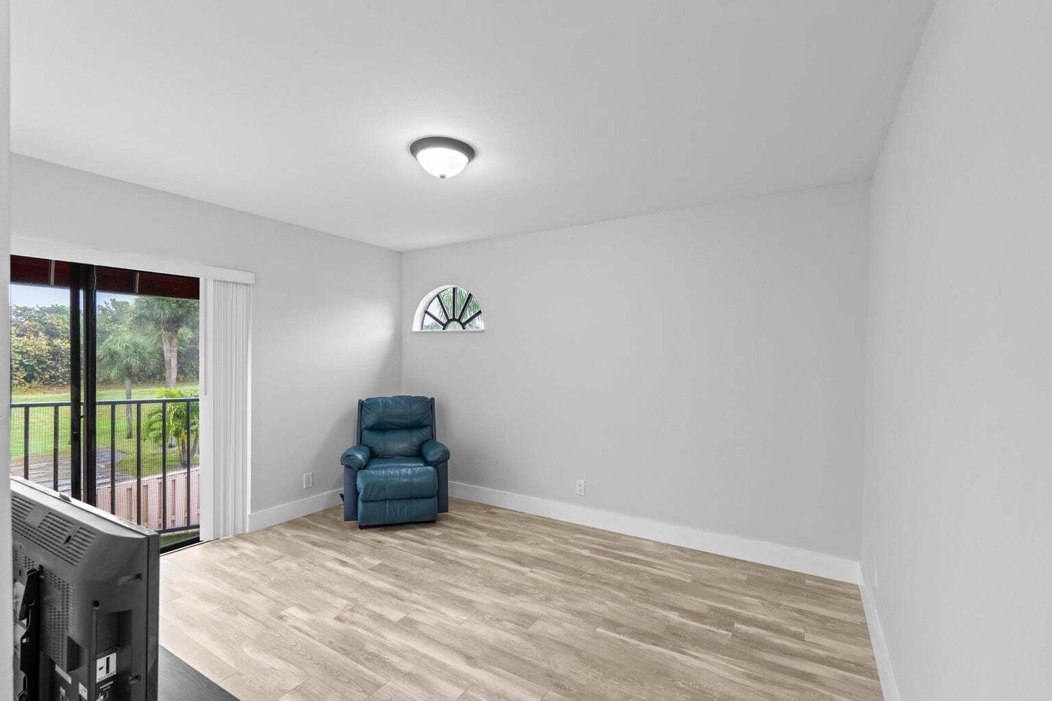 Building Photo - 3715 Village Dr
