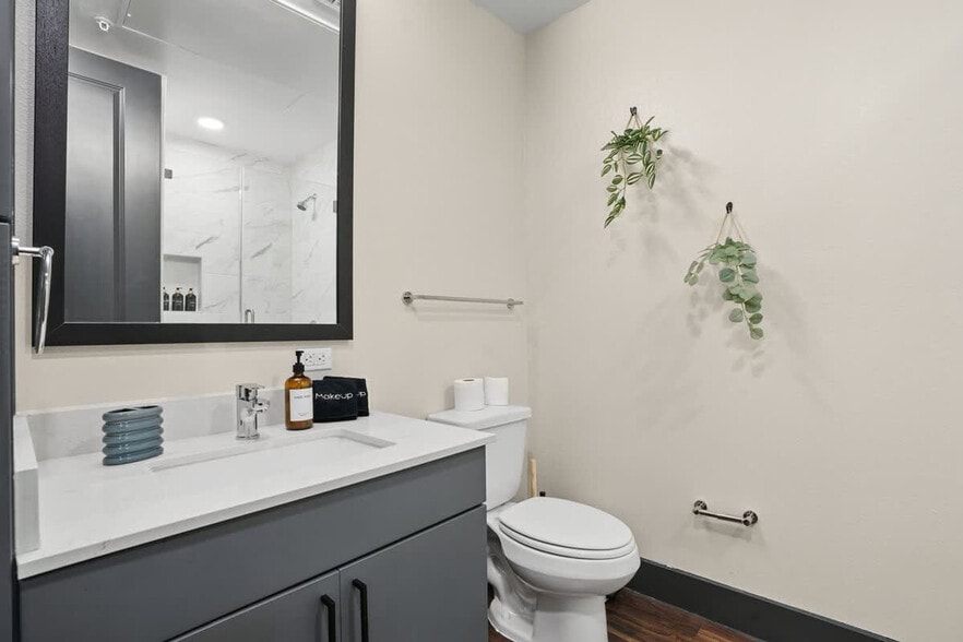 Building Photo - 9127 Research Blvd