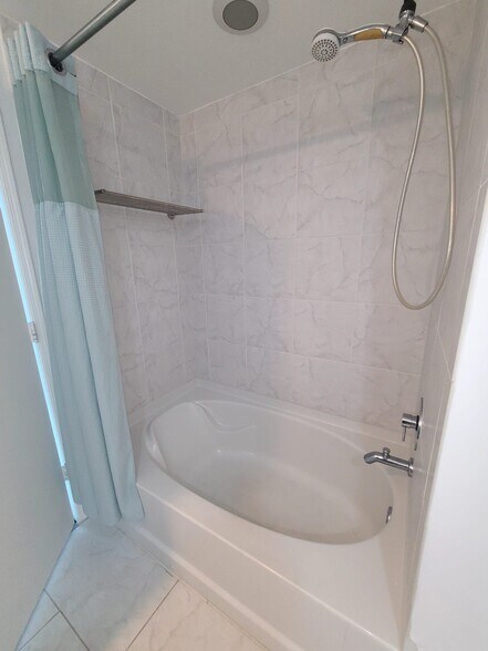 Building Photo - 951 Brickell Ave