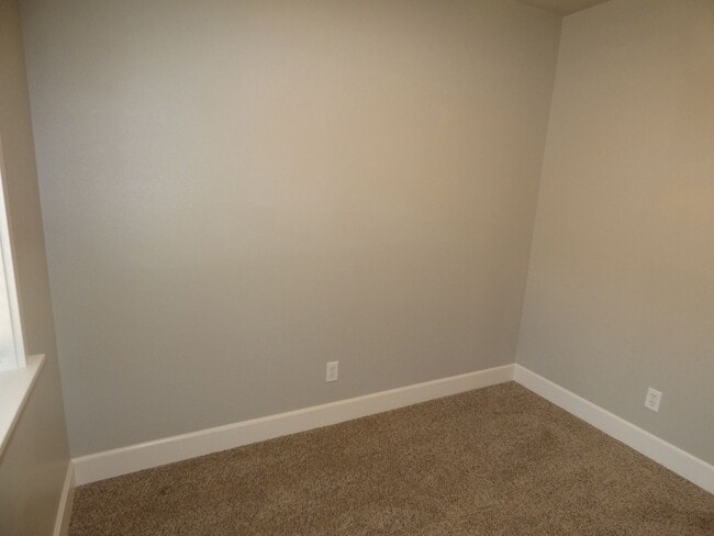 Building Photo - 3576-3578 Fisher Ct NE Salem, OR 97305