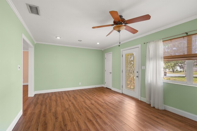 Building Photo - 146 Menendez Rd
