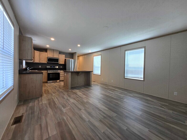 Building Photo - 52792 S Zacharias Ct