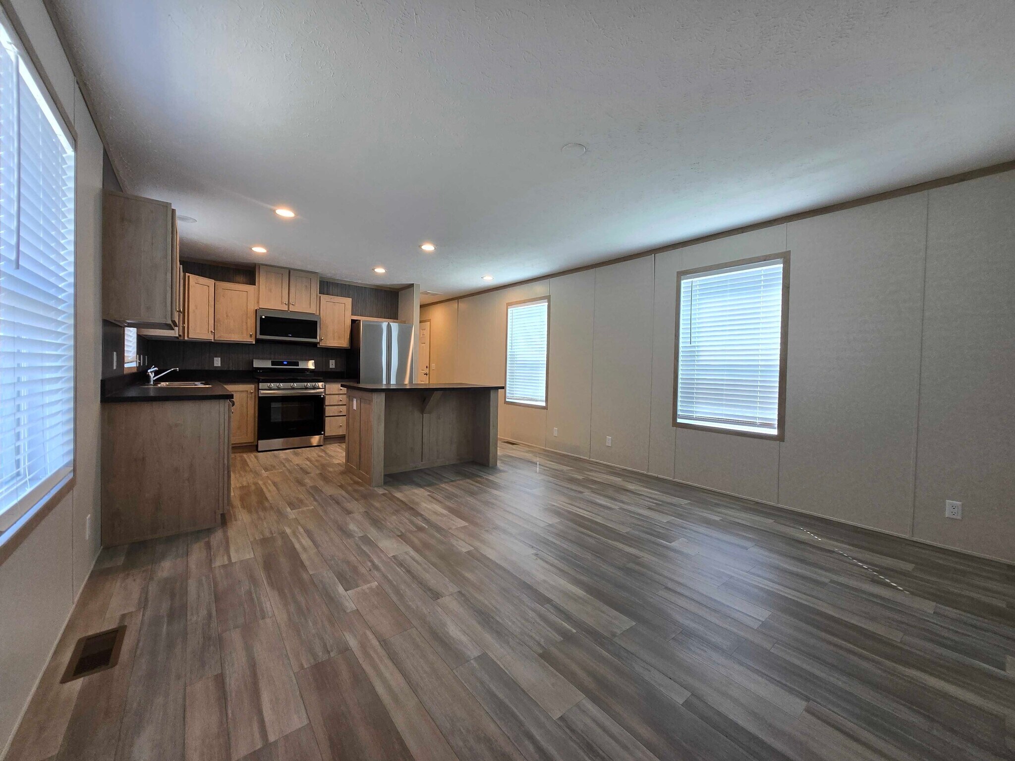 Building Photo - 52792 S Zacharias Ct