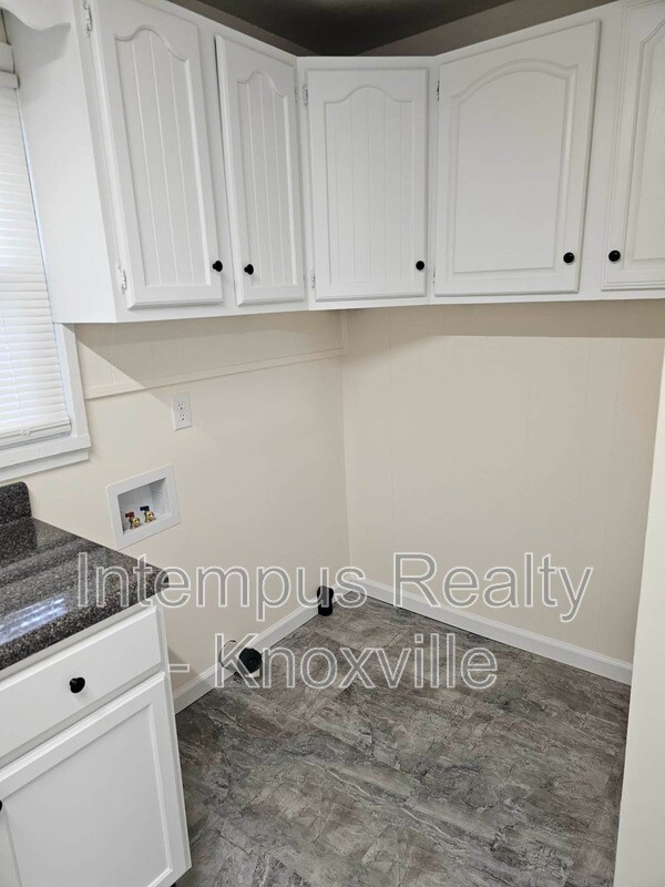 Building Photo - 323 Chickamauga Ave