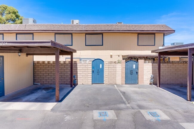Building Photo - SPACIOUS 3BEDROOM TOWNHOUSE IN 89103 * COMING SOON *