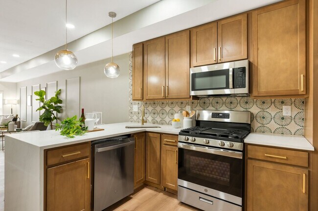Building Photo - Beautiful 3 Bedroom 4 Bathroom East Baltim...