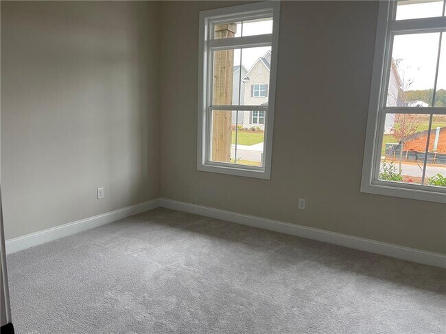 Building Photo - 3750 Crestland Ln