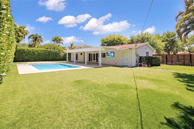 Building Photo - 8975 SW 83rd St