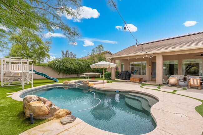 Building Photo - 5404 E Lonesome Trail