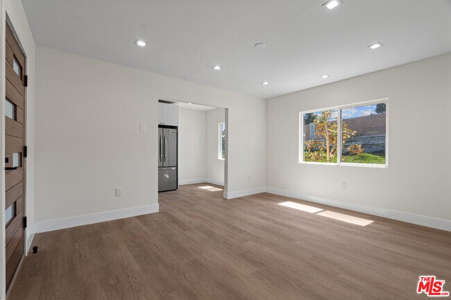 Primary Photo - 420 S Sepulveda Blvd