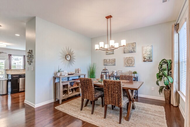 Building Photo - Townhome for rent