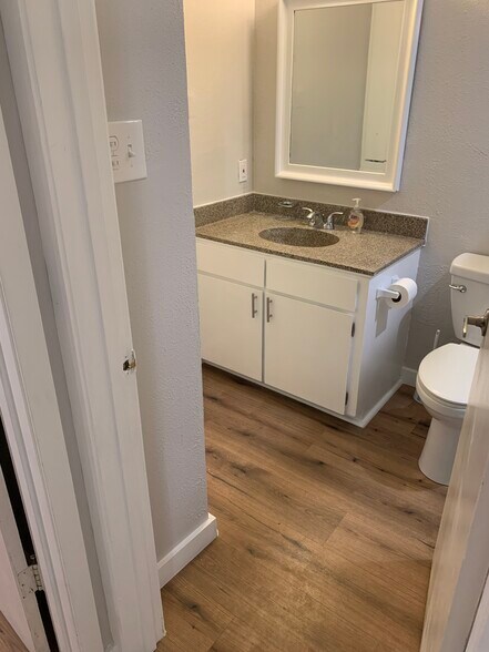 Building Photo - 2410 Audubon Pl