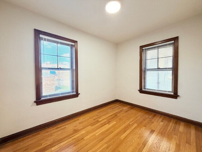 Building Photo - 4734 Locke Ave