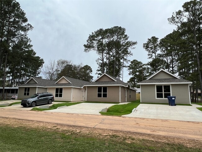 Building Photo - 11595 Persimmon St